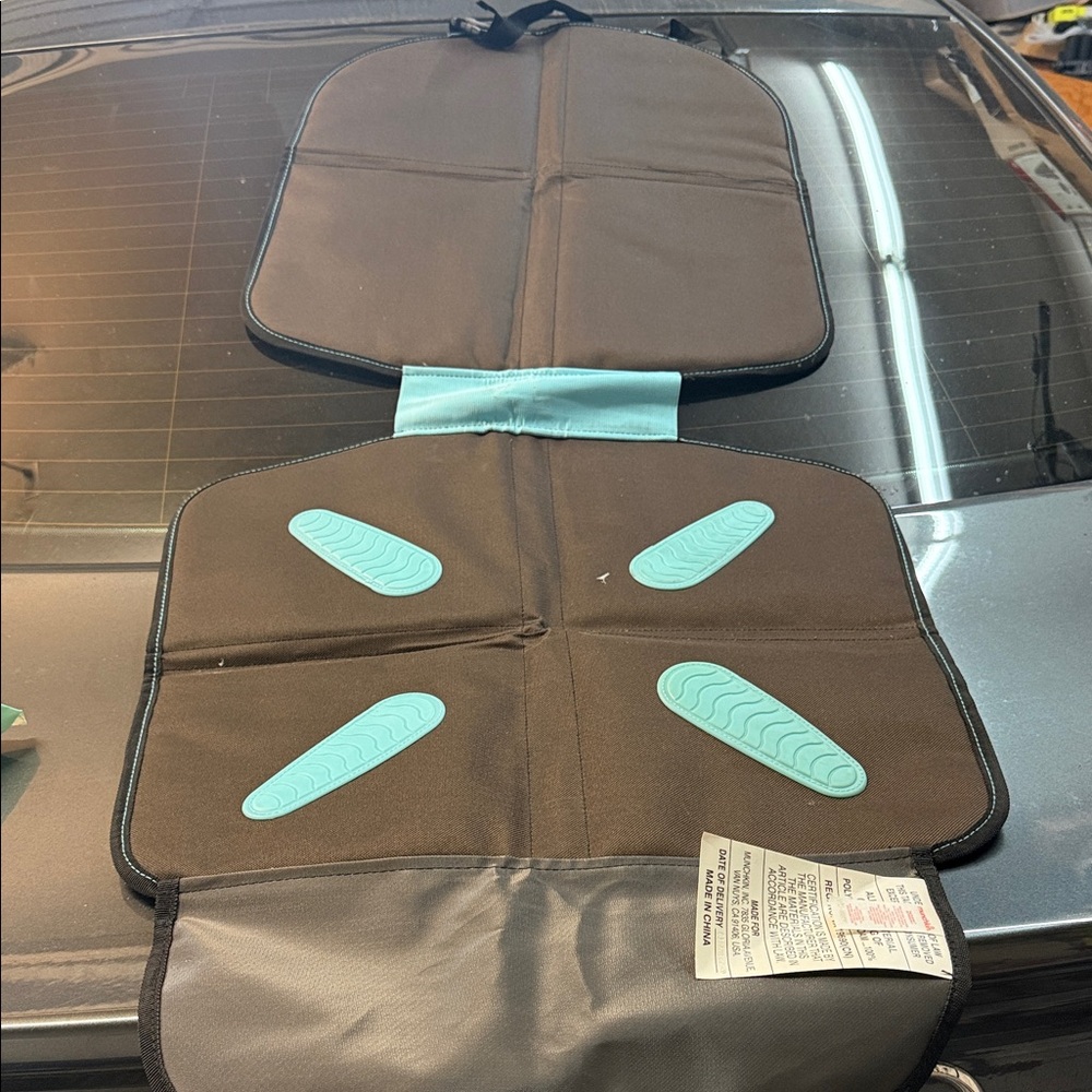 Munchkin Car Seat Protector with Aqua Accents